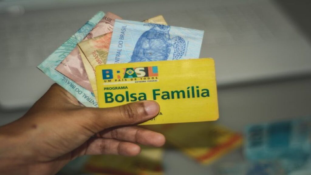 Bolsa Família e Auxílio Gás: pagamentos começam nesta sexta-feira (18)