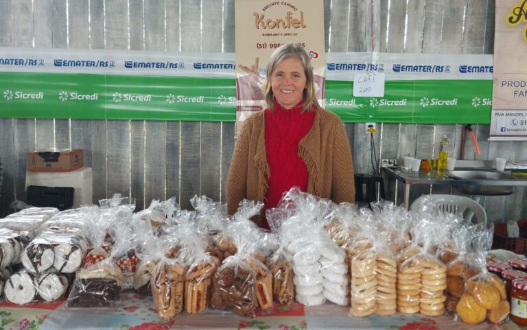 Imagem mostra responsável por agroindustria de Camaquã