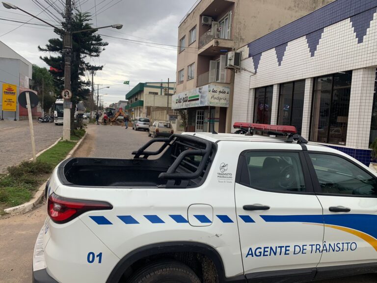 Alerta do trânsito: fluxo é bloqueado na sete de setembro em Camaquã