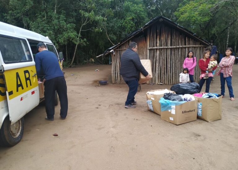 Aldeias indígenas recebem doações em Camaquã