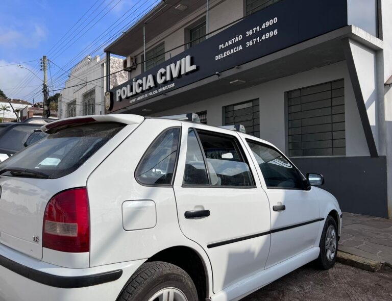 Homem foge com carro furtado e acaba preso em Camaquã Ele foi flagrado com veículo recém furtado do pátio da vítima