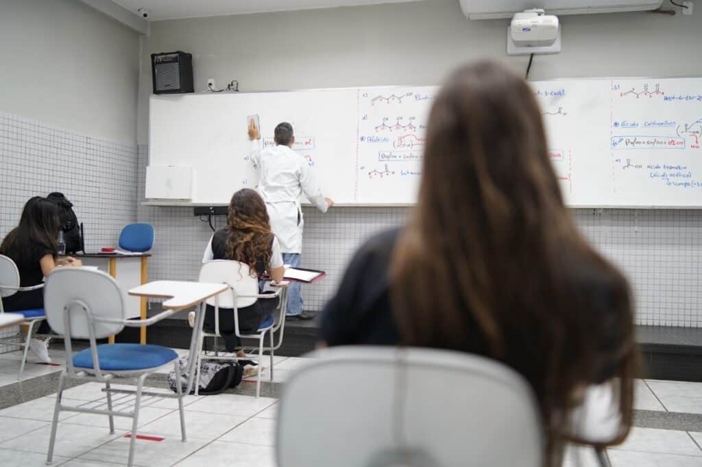 CAIXA paga parcela do Pé-de-Meia nesta segunda-feira (4)