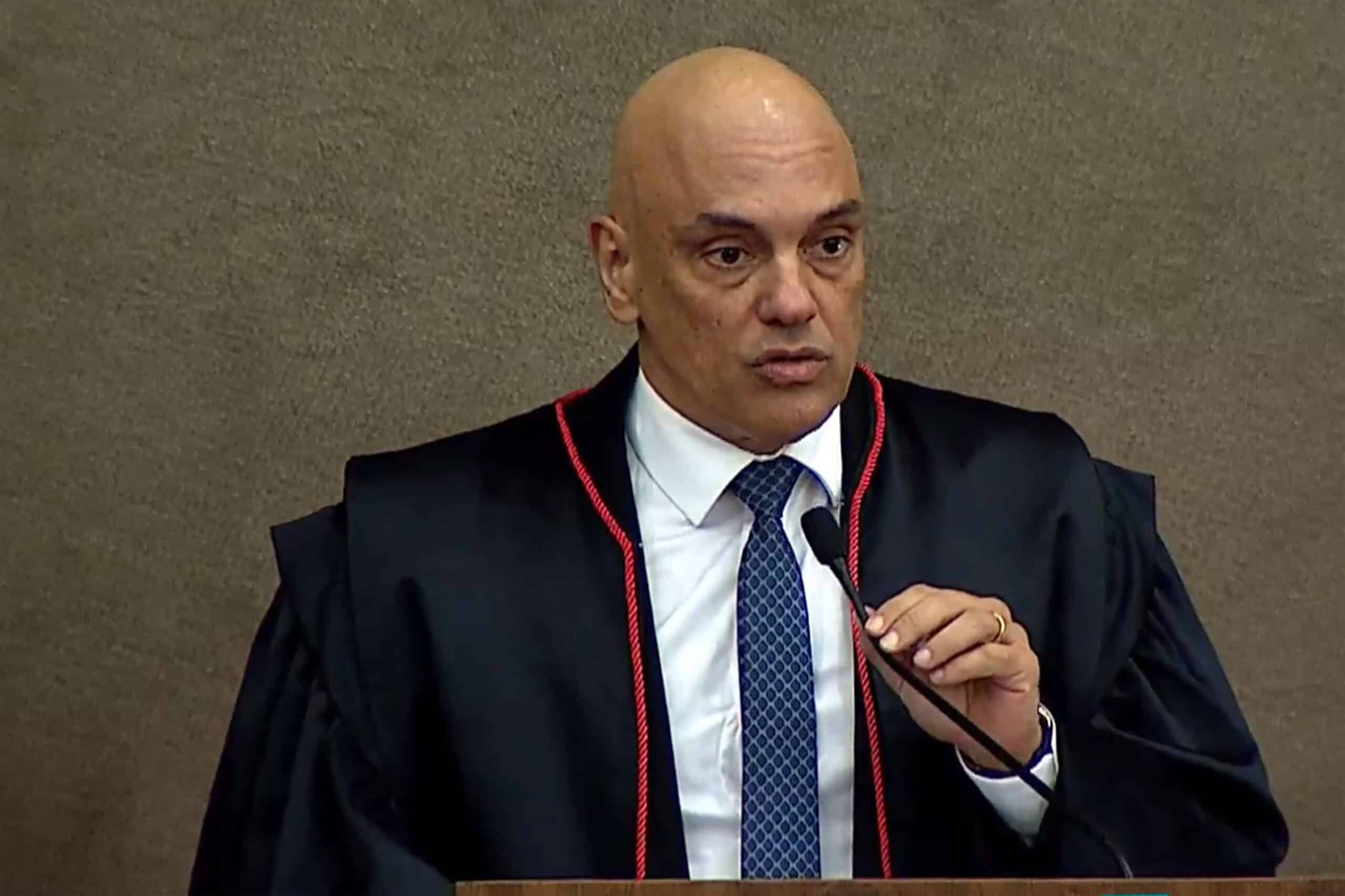 Moraes concede prisão domiciliar para Bolsonaro por 90 dias
