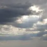 Previsão do tempo para quinta-feira (17): sol entre nuvens na Costa Doce