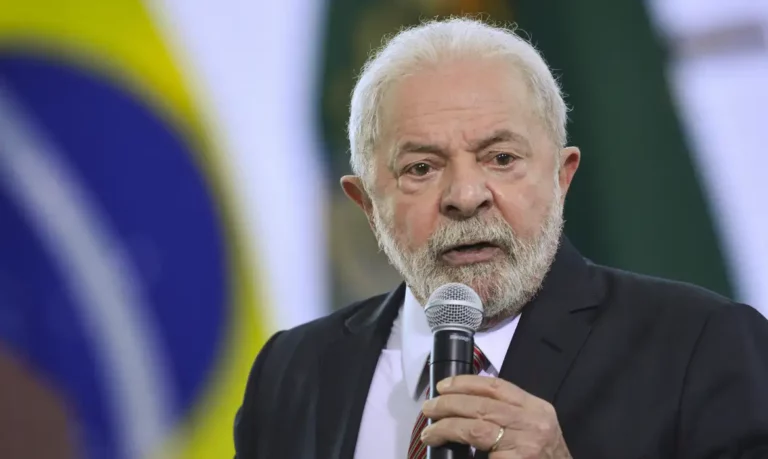 Hoje na história: 30 de outubro – Lula é eleito presidente do Brasil