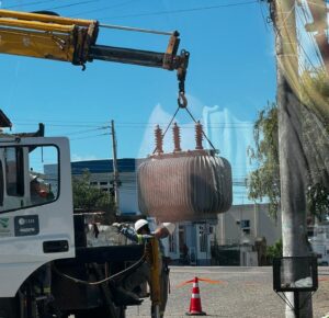 CEEE Equatorial realiza troca de transformadores neste sábado (30)