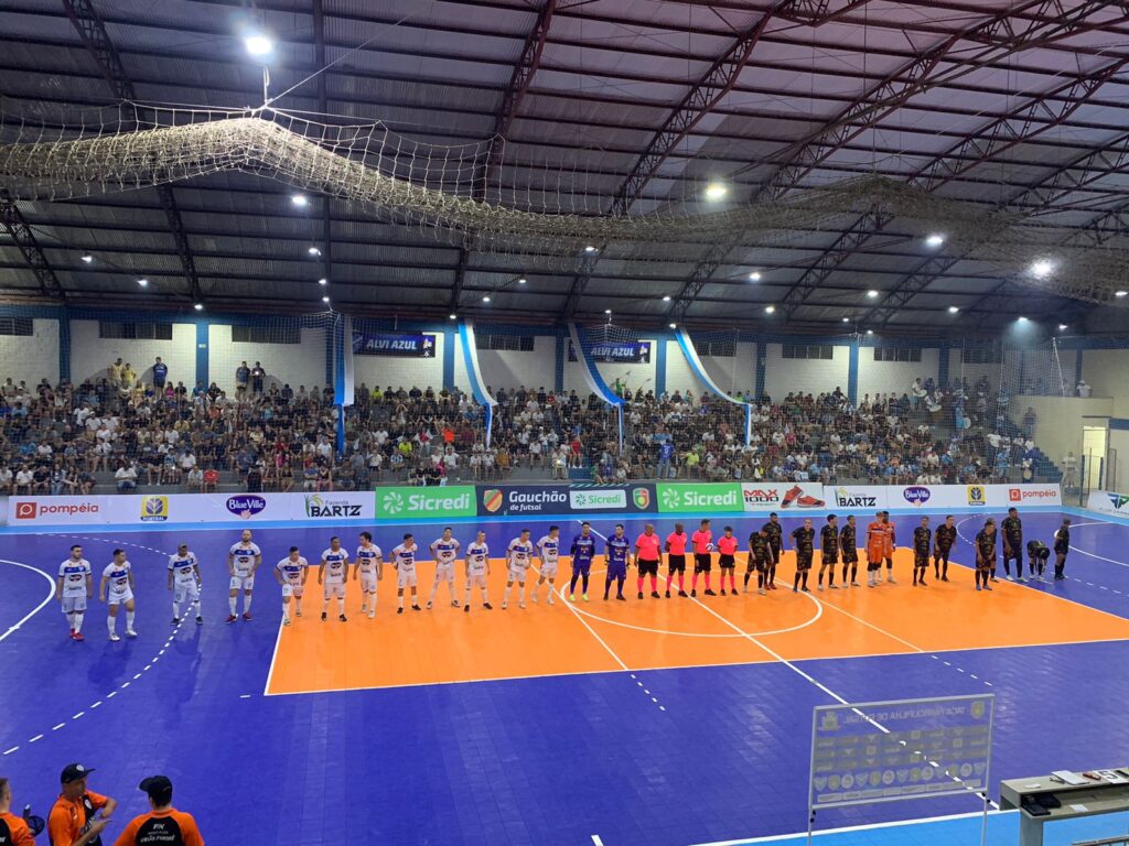 Vélez Camaquã estreia com casa cheia na Taça Farroupilha de Futsal 2024. Foto: Valério Weege/Acústica FM