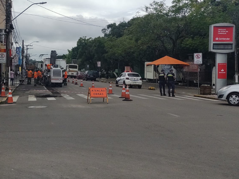 Trânsito tem bloqueio para obras em Camaquã