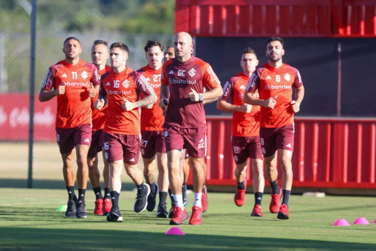 Inter busca manter 100% contra o Athletico-PR na Arena da Baixada