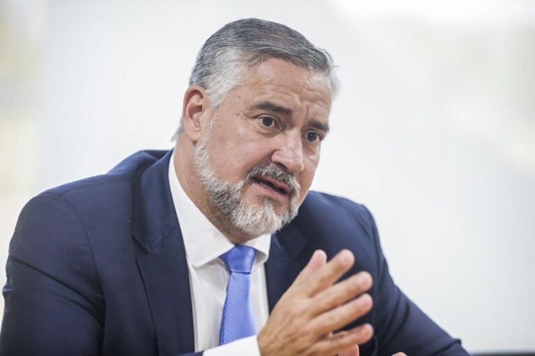 Ministro Paulo Pimenta