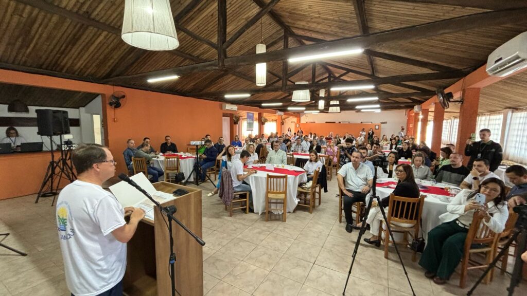 Reunião almoço do Sindicato Rural de Camaquã e Arambaré debate a força do cooperativismo