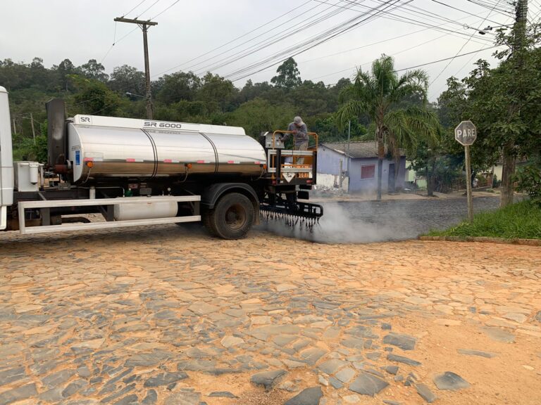 Camaquã: obra de pavimentação asfáltica prossegue na Vila Nova