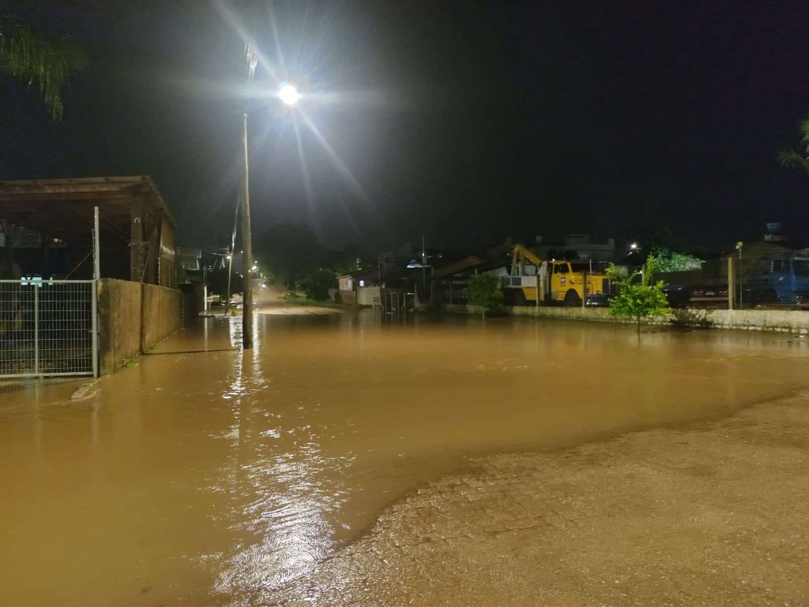 Chuvas fortes causam transtornos nesta terça-feira (30) em Camaquã 