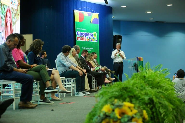 Vereadora participa de encontro nacional de cooperativismo