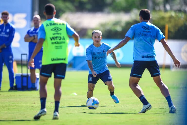 Grêmio busca reação contra o Cuiabá na Arena