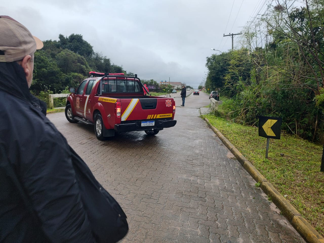 Erosão causa interdição de ponte em Tapes