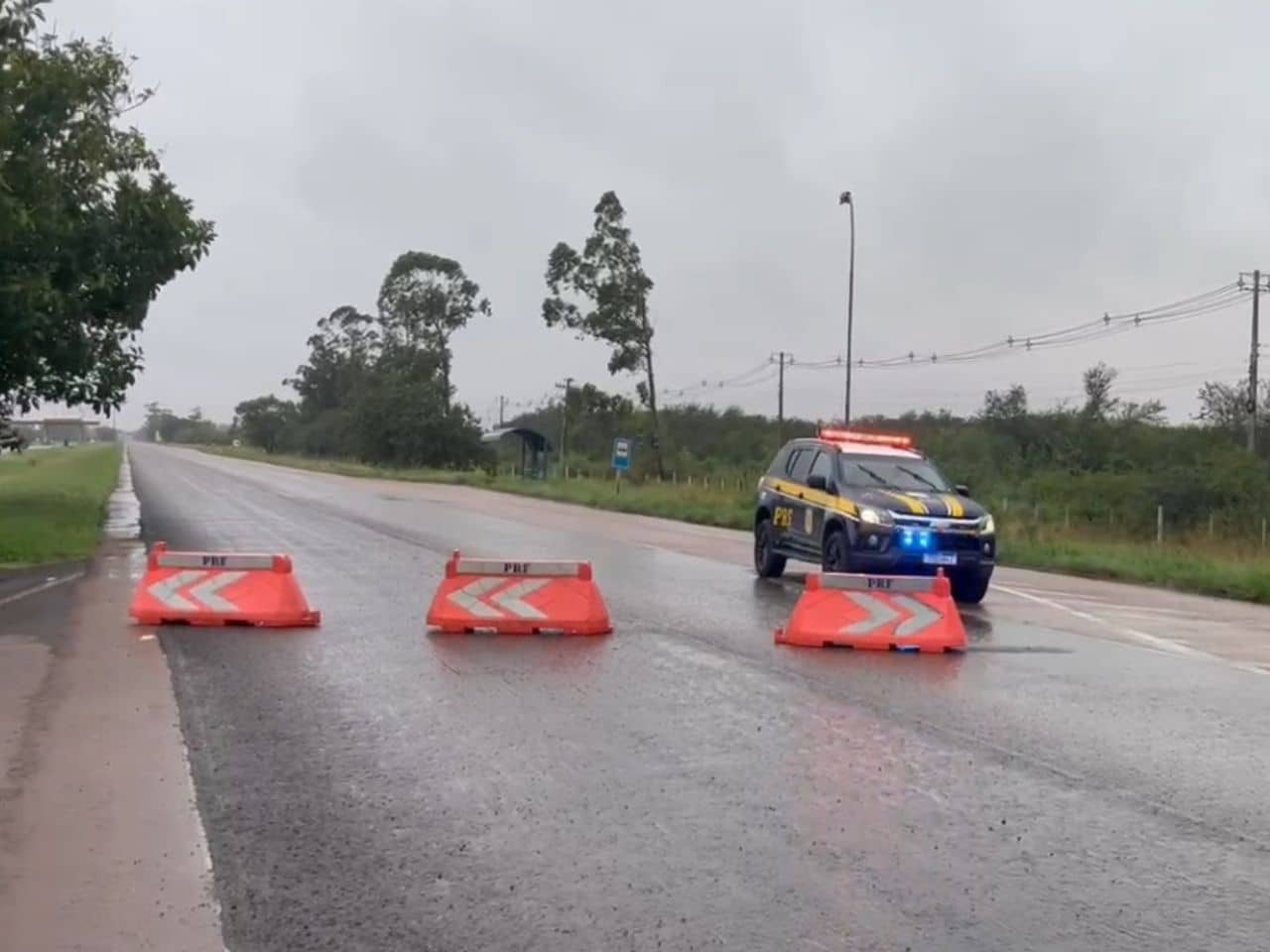 Pontes sobre o Guaíba e trechos da BR-290 continuam interditados