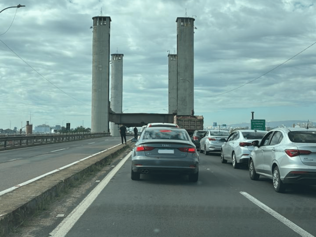 Ponte móvel do Guaíba tem sentido Interior-Porto Alegre liberado