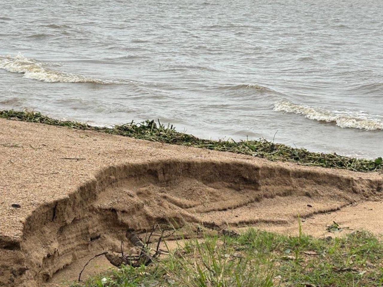 Lagoa dos Patos se eleva e põe municípios da região em alerta