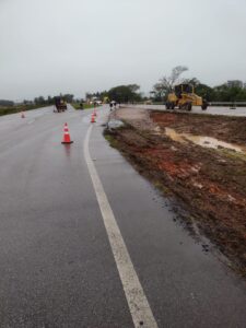 Ecosul alerta para de desvio de pista na BR-116, com sistema pare e siga, neste sábado (25)