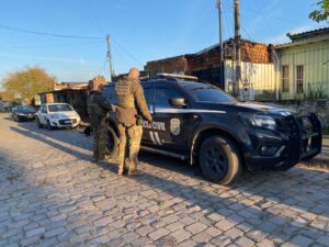 Trio é preso em ação contra o crime organizado no bairro Restinga em Porto Alegre