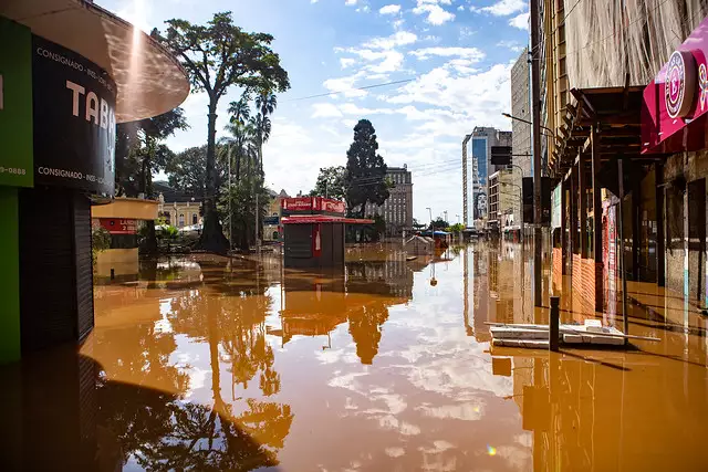 Roca Sales: cinco corpos encontrados abraçados em casa soterrada