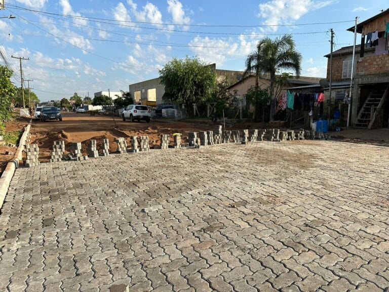 Iniciam as obras de calçamento no Parque Residencial do Arroio Duro