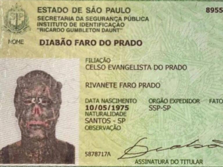 Tatuador oficializa apelido inusitado como nome no RG