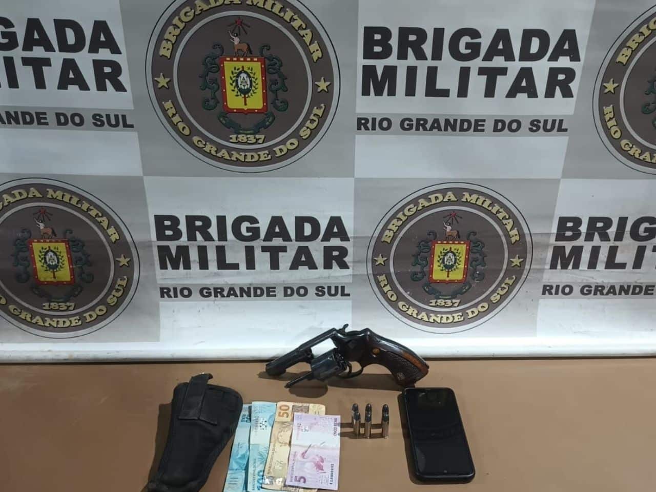 Homem é preso por porte ilegal de arma em Pelotas