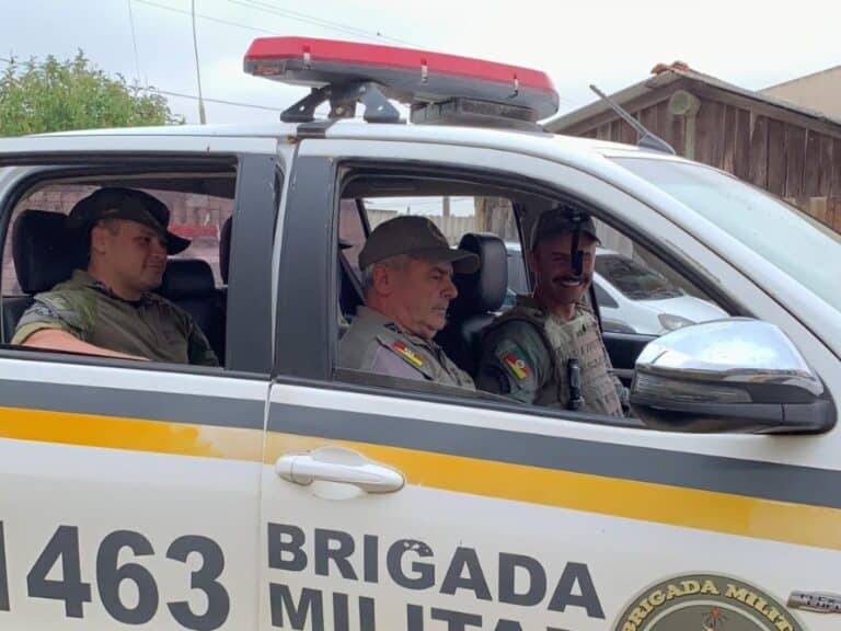 30º Batalhão de Polícia Militar presta homenagem ao sargento da Silva pela sua passagem à reforma. Foto: Divulgação | Brigada Militar