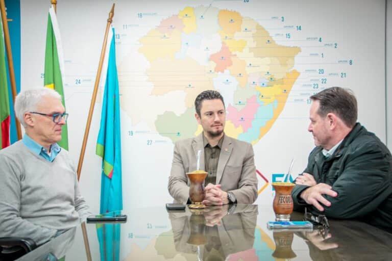 Marcelo Arruda, presidente da Famurs, esteve reunido com MP e SDR para alinhamento acerca de orientações, aos municípios em calamidade, sobre a responsabilidade e controle necessário com as doações recebidas. Foto: Guilherme Pedrotti