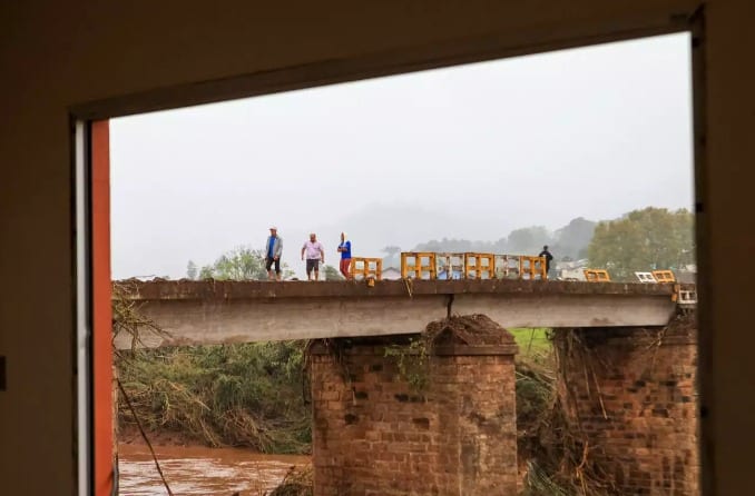 Governo lança plano para reconstrução de rodovias e pontes afetadas pela chuva