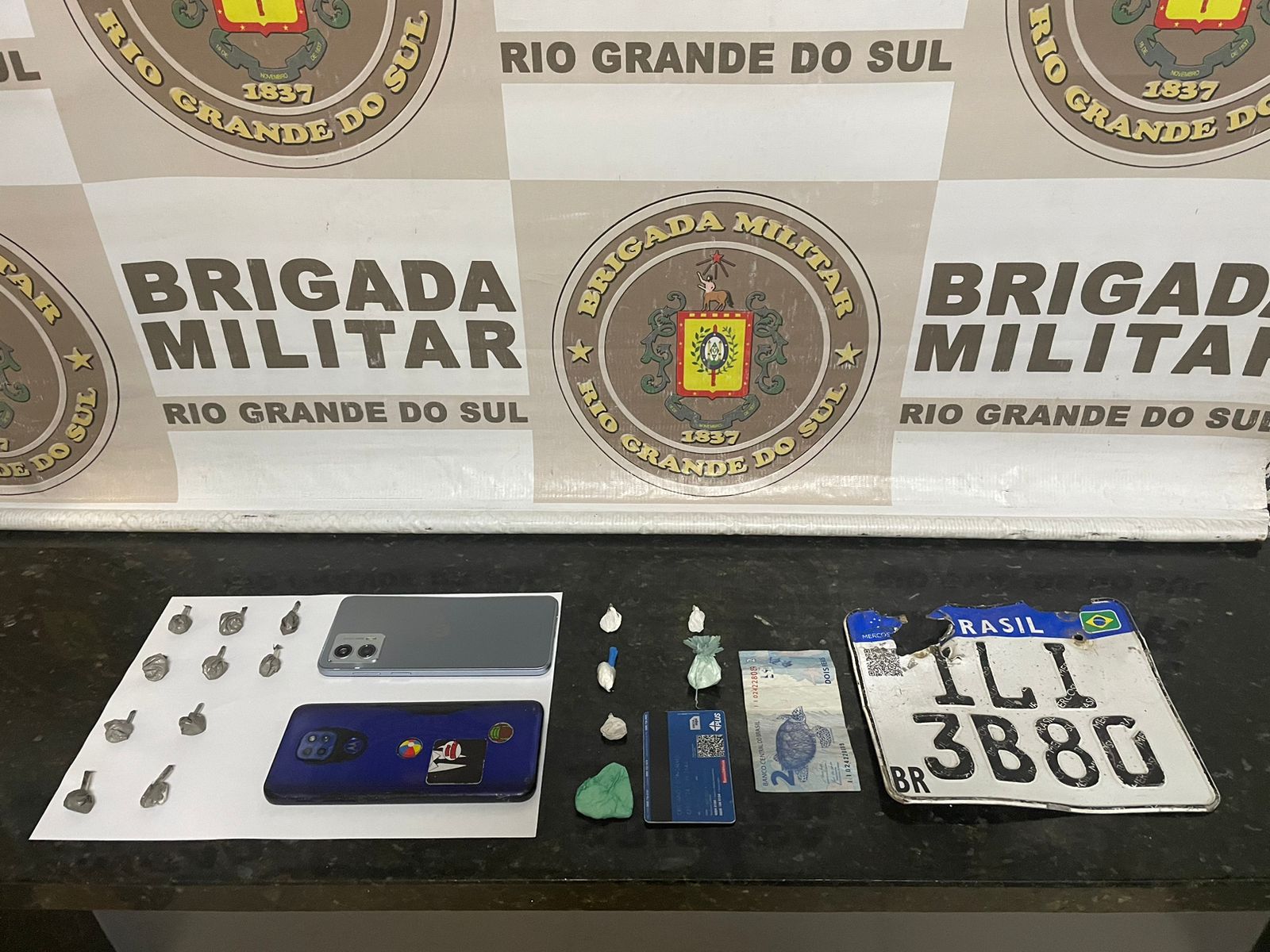 Força Tática efetua prisão por adulteração de veículo e tráfico de drogas em Camaquã