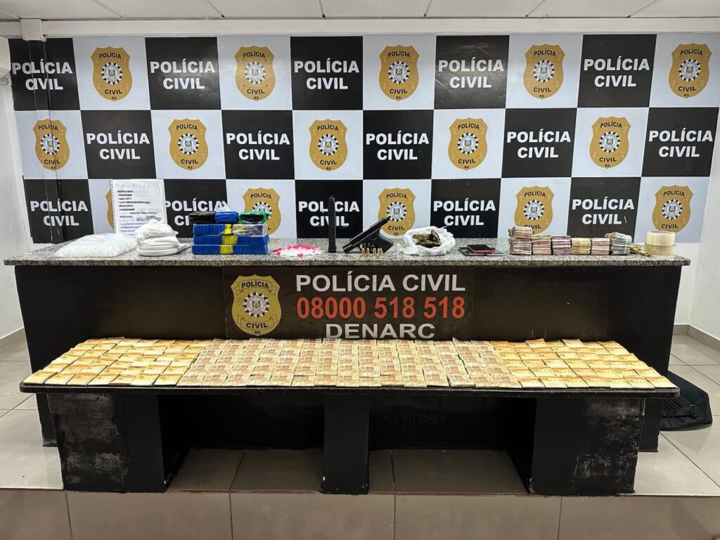 Dupla é presa em flagrante com drogas e arma de fogo em Novo Hamburgo