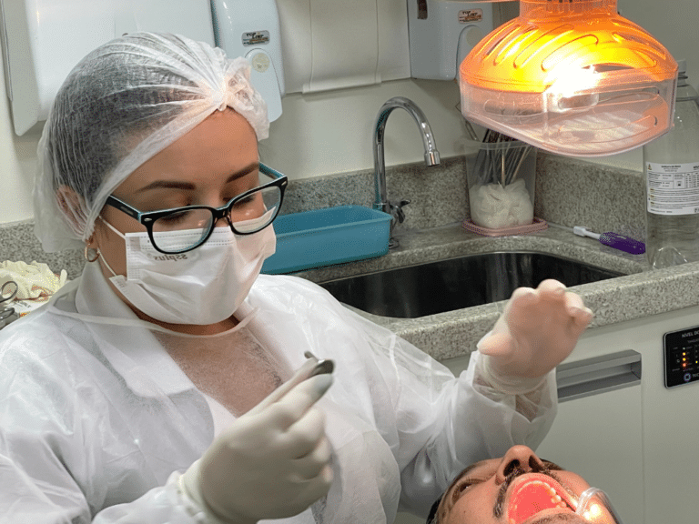 Ação social leva atendimento odontológico à região das Ilhas em Porto Alegre. Foto: Marcelo Matusiak.