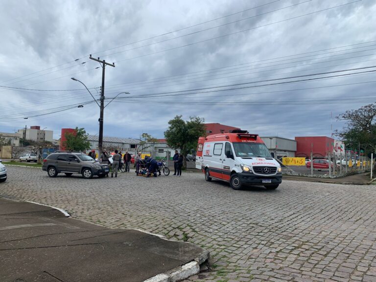 Motociclista é socorrido após acidente em Camaquã