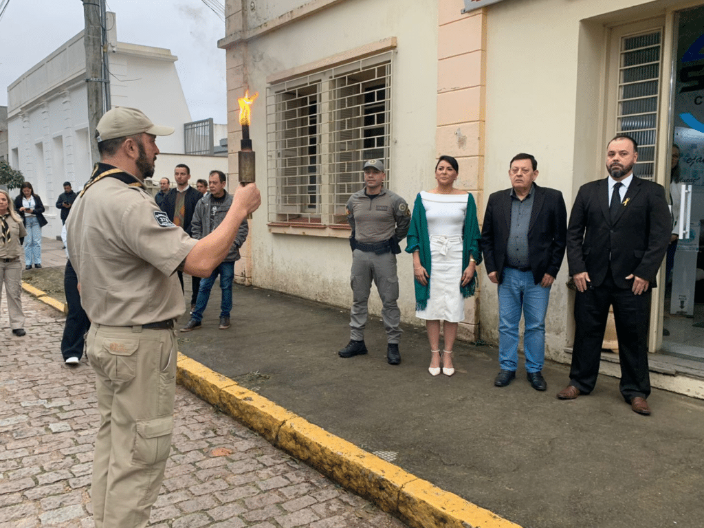 Camaquã recebe fogo simbólico da Pátria 2024. Foto: Geovana Jacobsen | Acústica FM