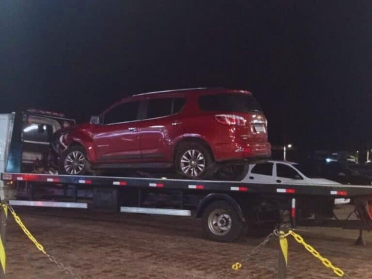 Colisão entre dois carros deixa ferido na BR-116, em Camaquã