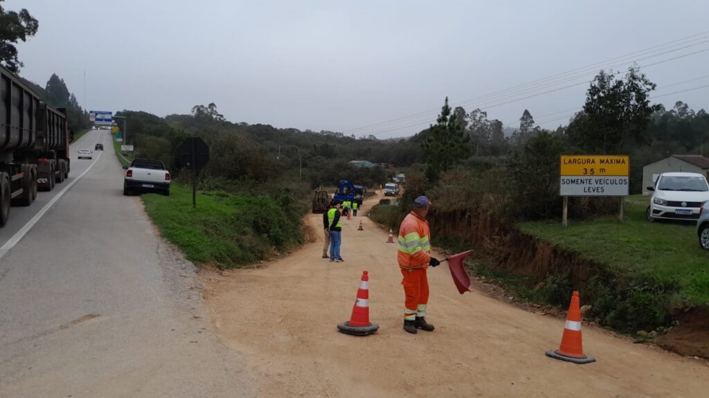 Polêmica em Canguçu: prefeitura remove barreiras instaladas pela Ecosul e gera impasse