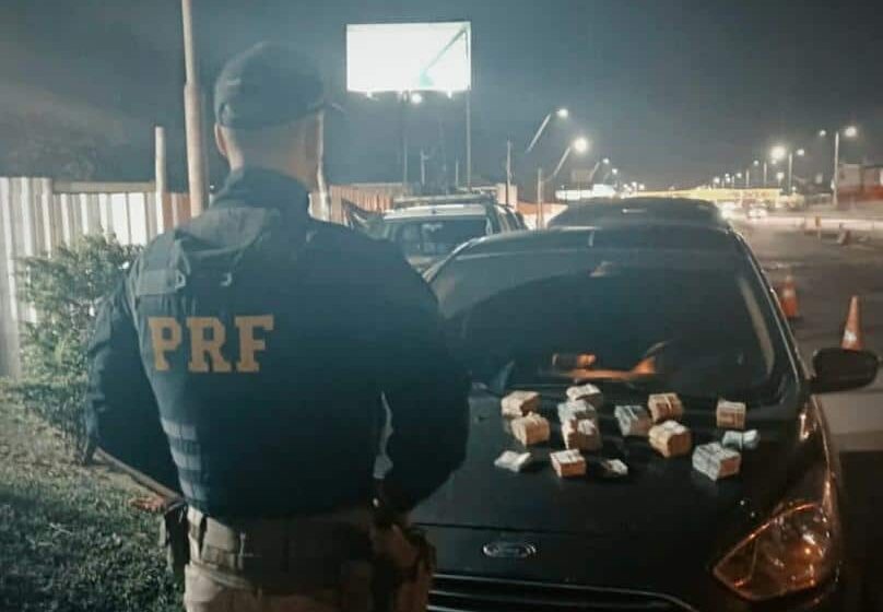 PRF apreende mais de 140 mil reais escondidos em carro de transporte por aplicativo