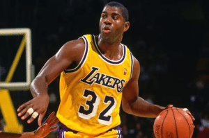 Magic Johnson fez parte do Los Angeles Lakers como o número 32. Foto: Internet/Arquivo