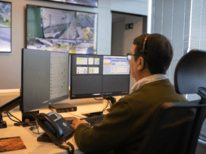 O o Centro de Controle Operacional da Ecosul monitora todas as rodovias da concessionária. Foto: Alan Gonçalves