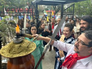 A Chama foi levada até a Grande Loja Macônica. Foto: Divulgação/MTG