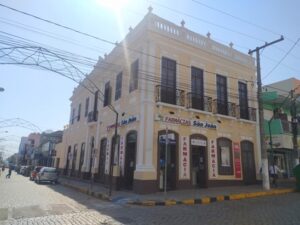 A fachada do casarão do século XIX foi totalmente preservada. Foto: Divulgação/Rede São João.