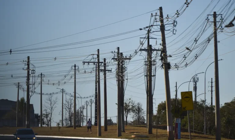 Contas de luz estarão mais caras no mês de outubro