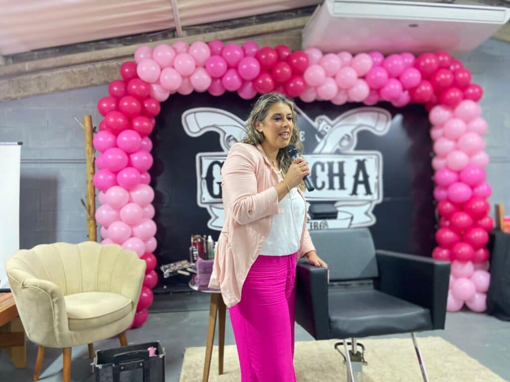 Clube Garrucha realiza evento em alusão ao Outubro Rosa