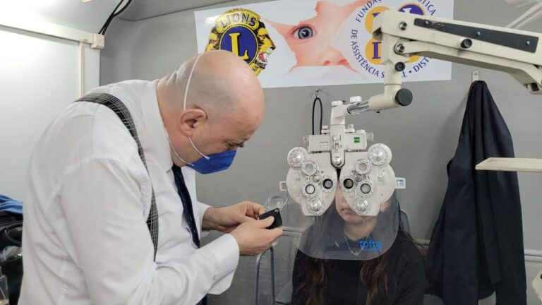 Lions Clube Camaquã Universitário realiza campanha da visão