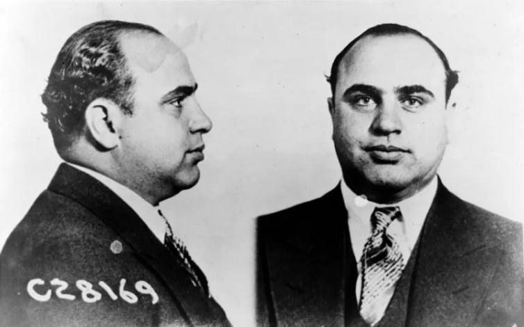 Hoje na história – 17 de outubro – Dilúvio de cerveja em Londres e condenação de Al Capone