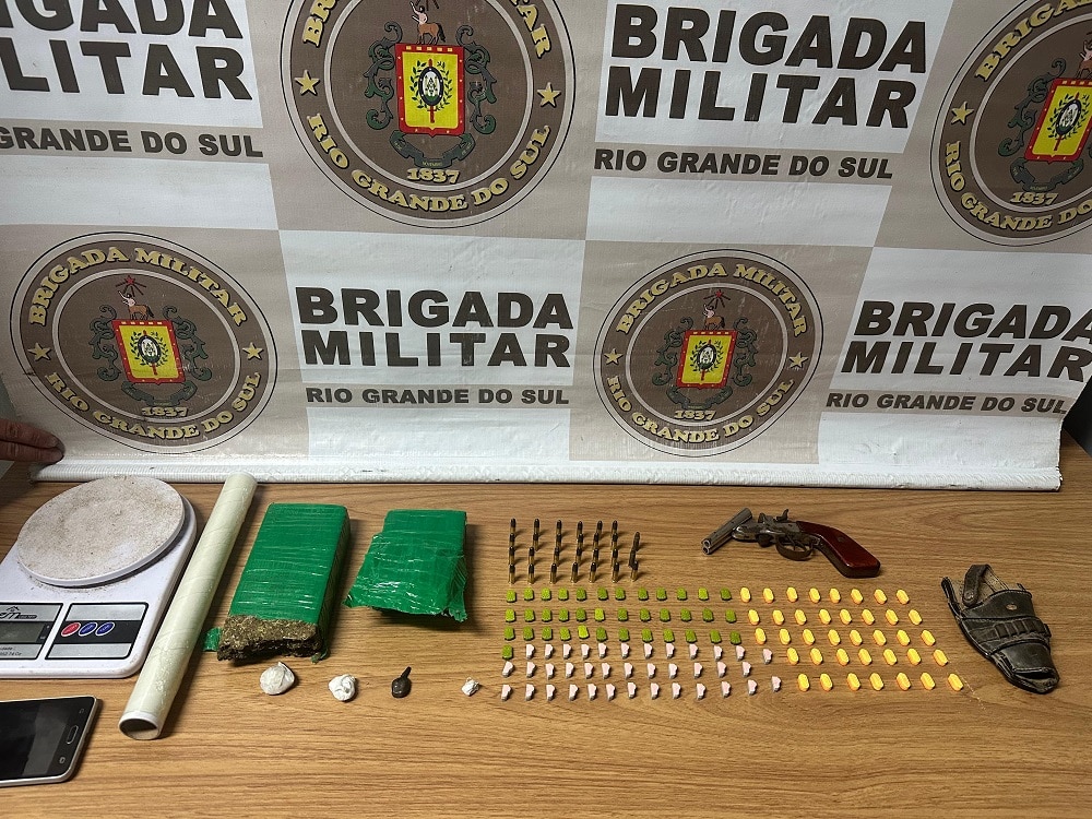 Brigada Militar prende homem com arma e drogas em Camaquã