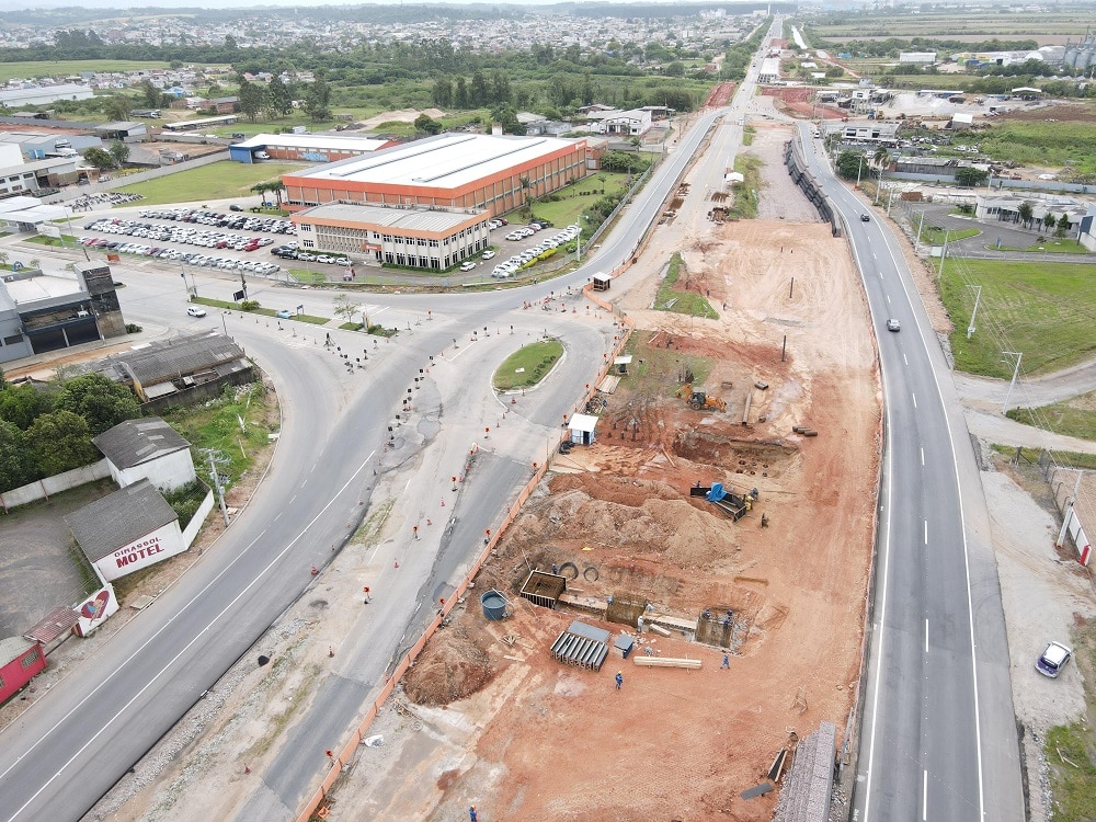 Avançam as obras de construção de um viaduto em Camaquã